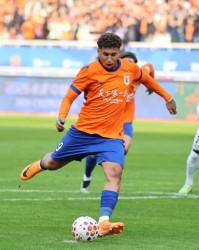 kaiyun-体坛：泰山三球烙“铁”喜迎及时雨 目光瞄准3.14京鲁大战